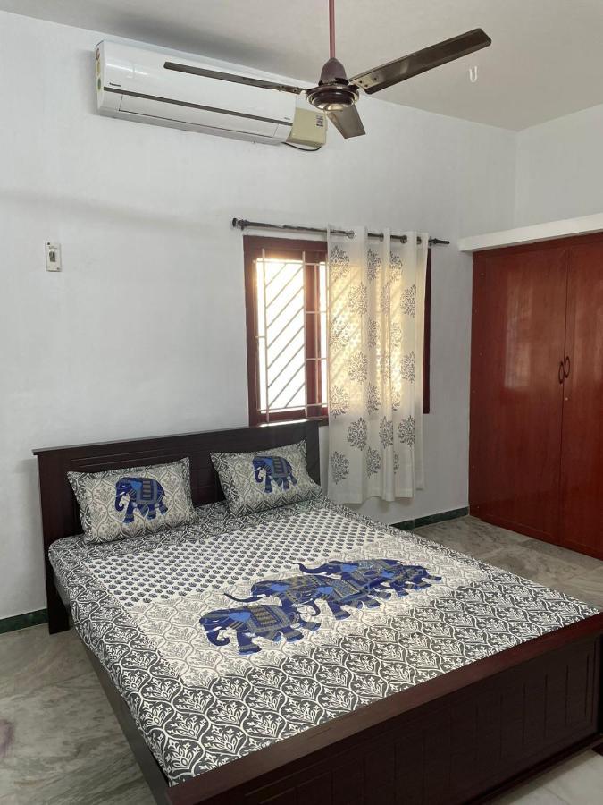 White House- 1Bk Pleasant Apartment With Open Terrace كويمباتور المظهر الخارجي الصورة